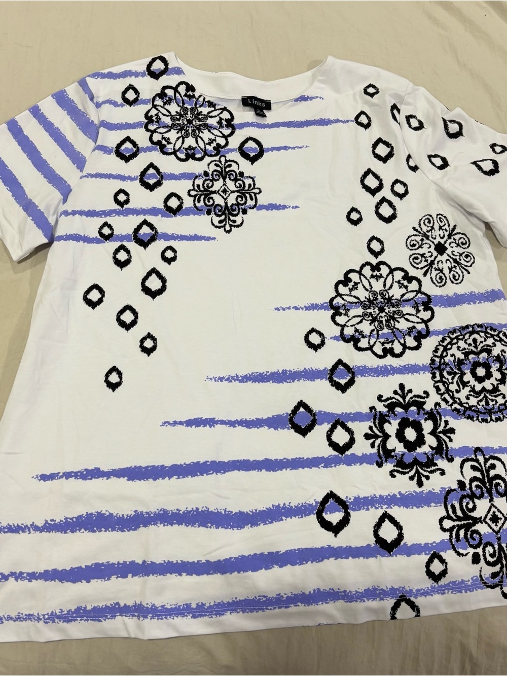 Link White Lavender Floral Graphic Top Size L